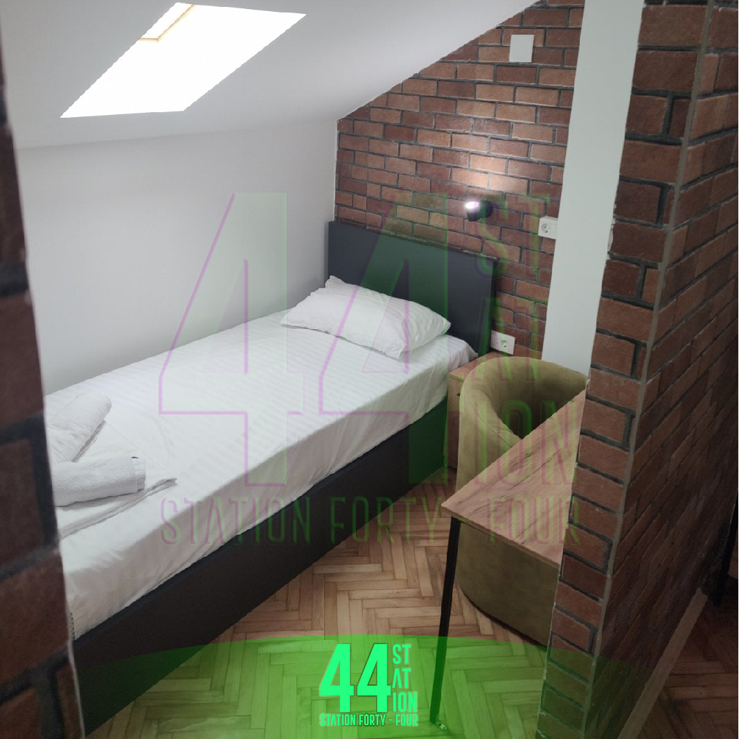 apartment 4
